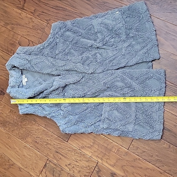 Kookaburra by Ugg Embossed Sherpa Vest Size Lg - Picture 7 of 9